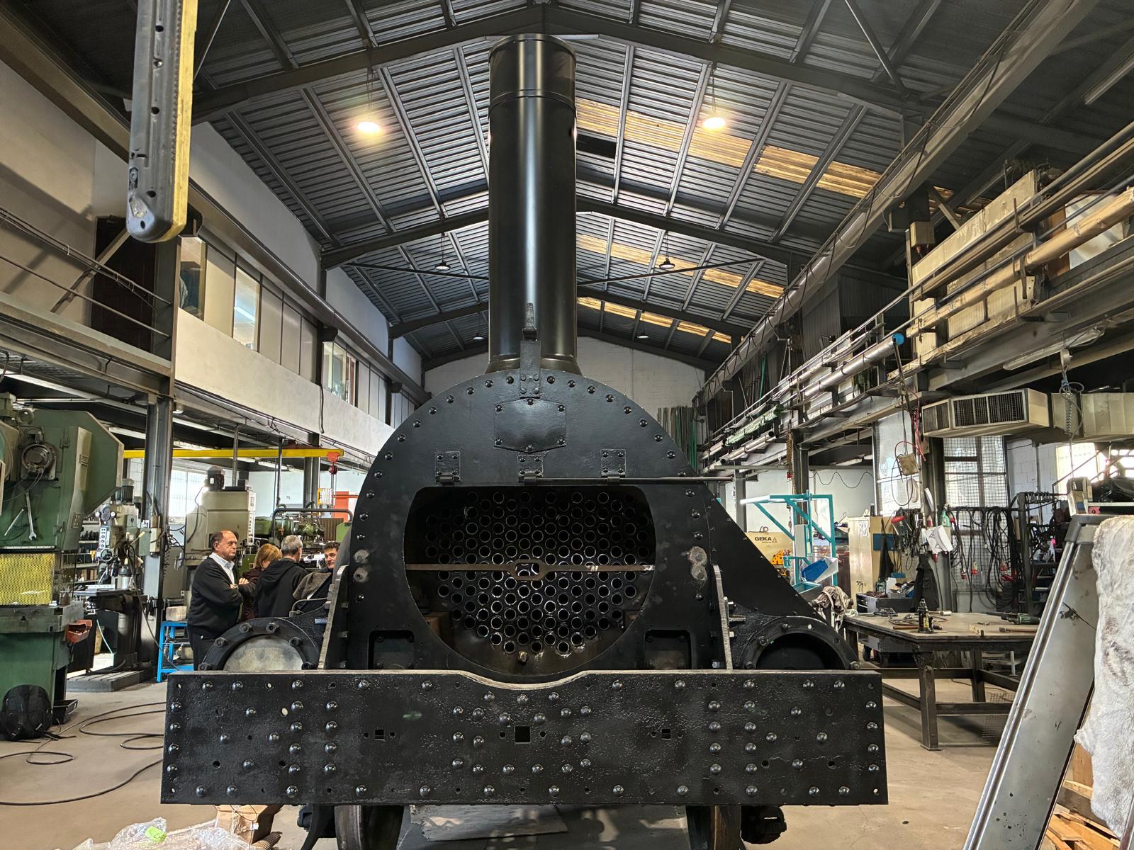 La locomotora Matar� entra en la fase final de restauraci�